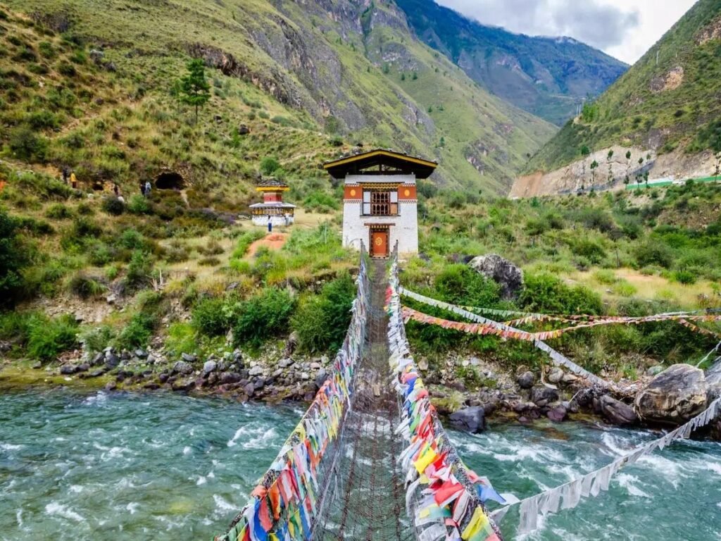  Bhutan Luxury Tour: A Journey of Serenity and Splendor