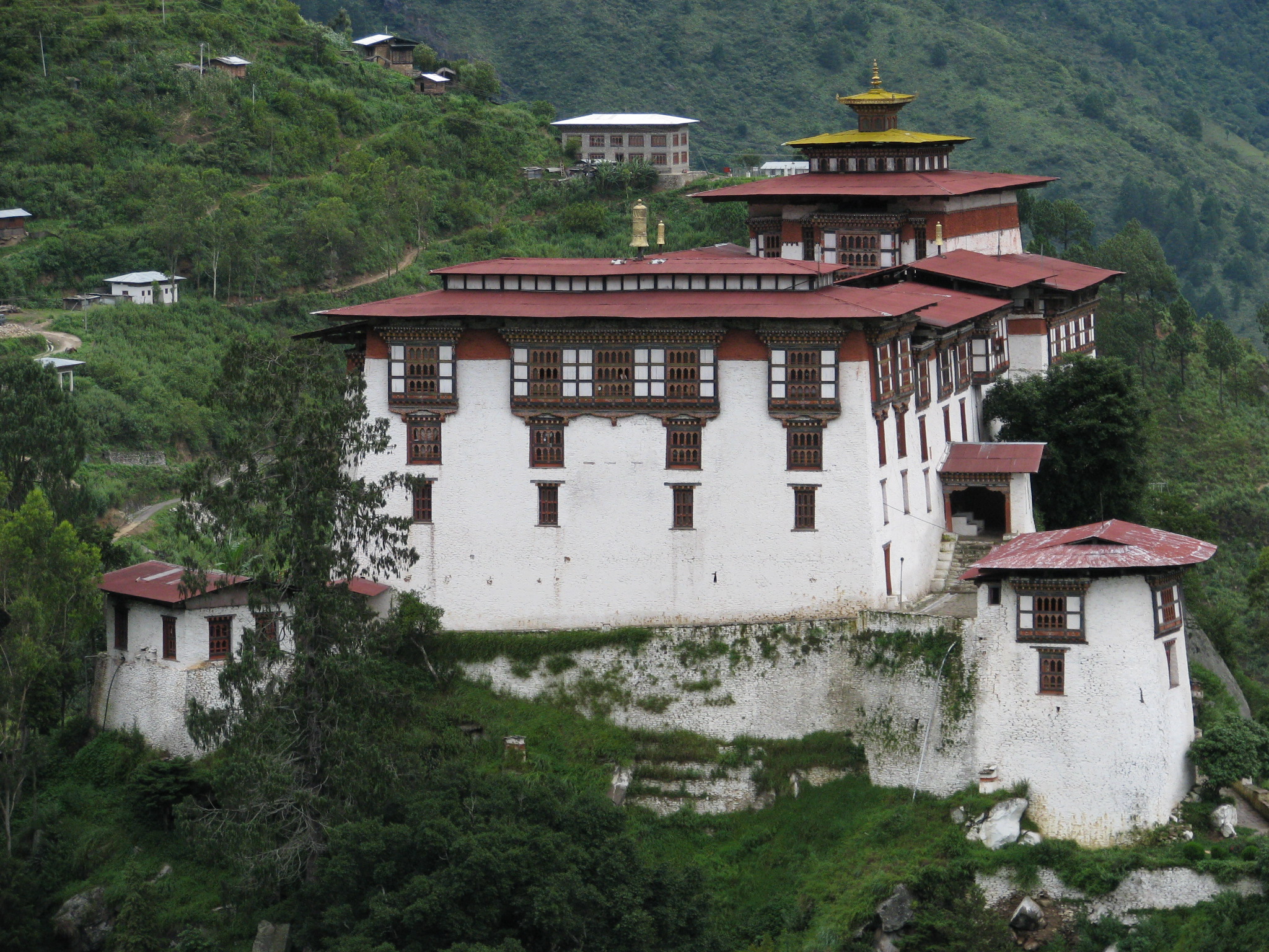 Exploring the Hidden Gems of Lhuntse with Bhutan Luxury Tour  