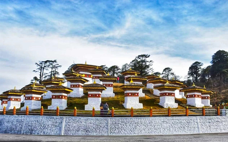 The-Druk-Wangyal-Chortens-and-Temple-at-Dochula-Pass