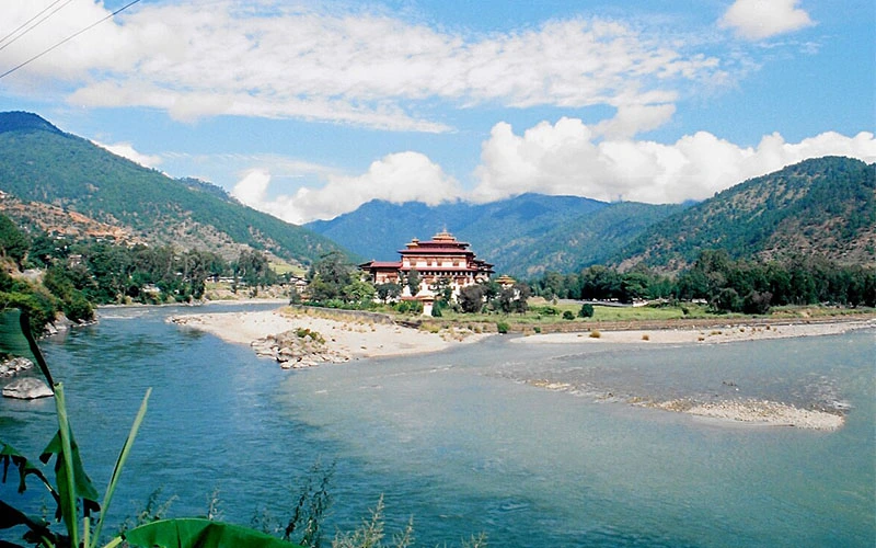  Rivers, Dzongs, and Lhakhangs