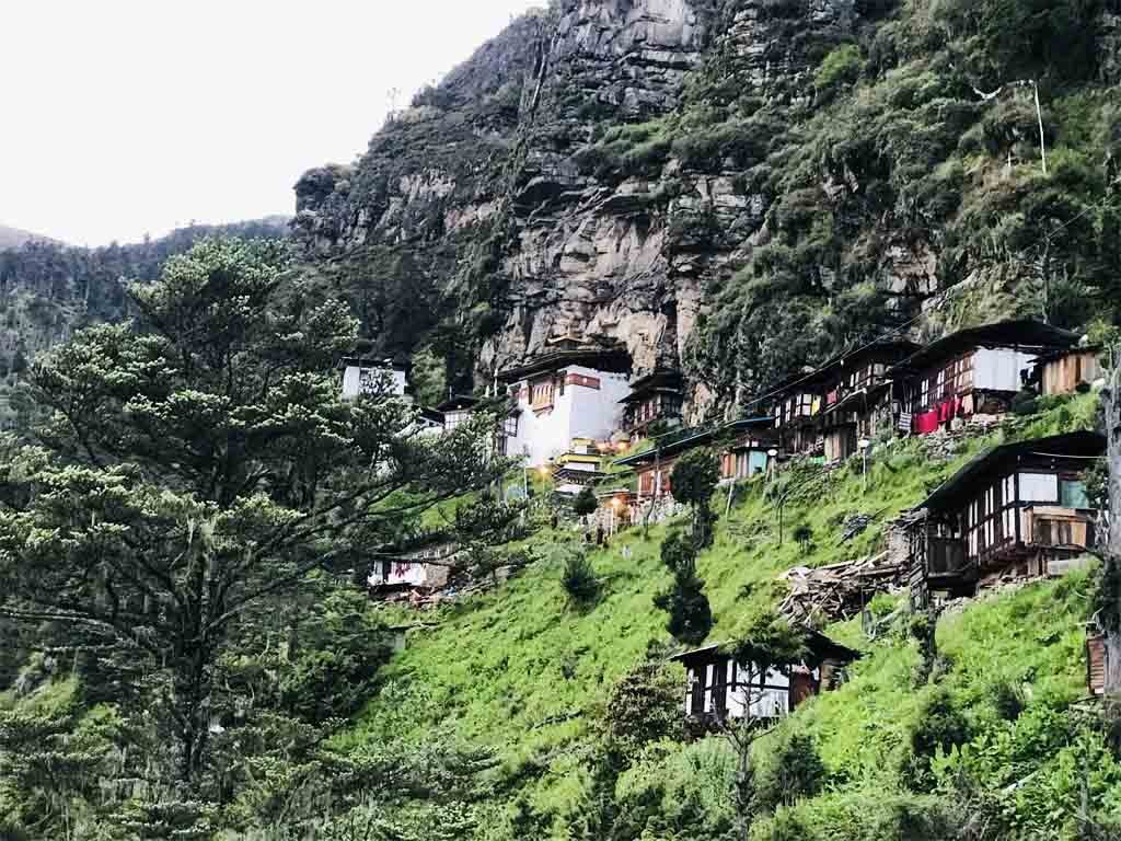 A Hike to Kila Nunnery from Chele La Pass  