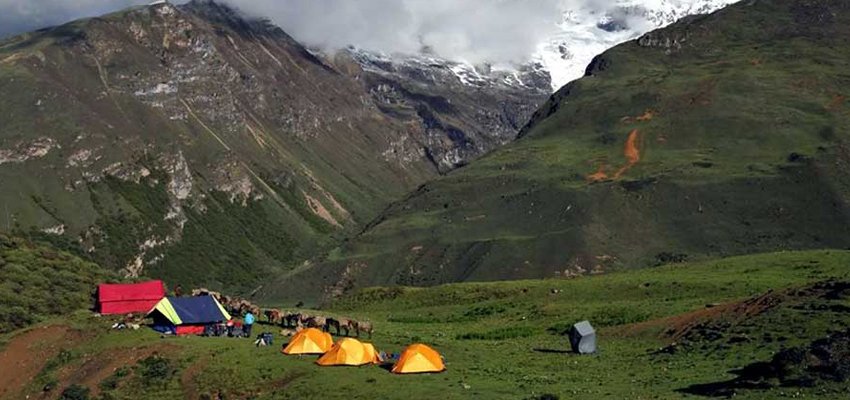  Laya at Gasa-A Hidden Gem of Bhutan Luxury Tour