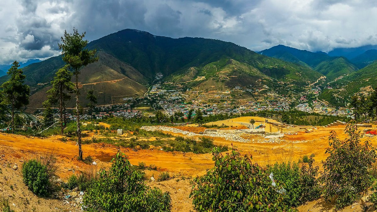  Exploring the Chagri Monastery with Bhutan Luxury Tour