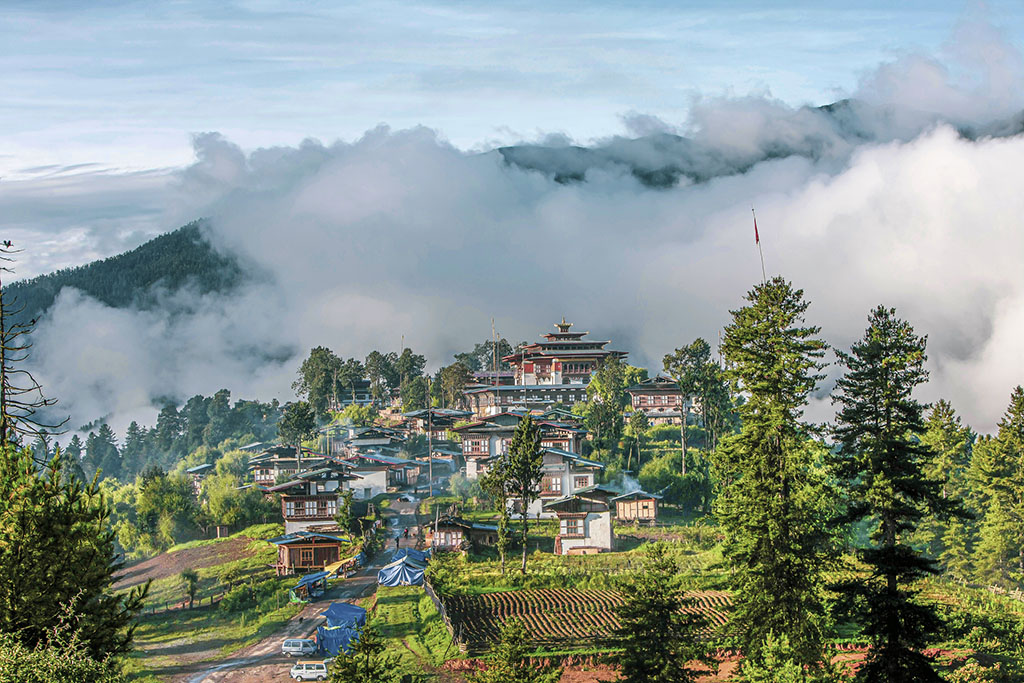 A Journey into Eastern Bhutan's Rich Culture and Scenic Beauty with Bhutan Luxury Tour